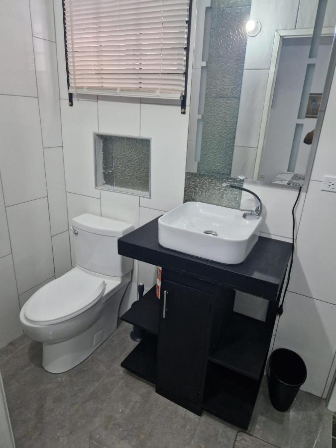 Hotel Amharic Kingston Zewnętrze zdjęcie